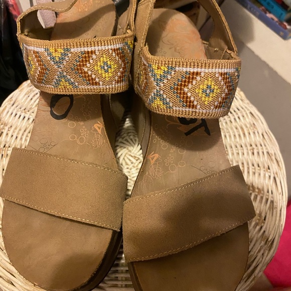 OTBT print shoes - Picture 1 of 4